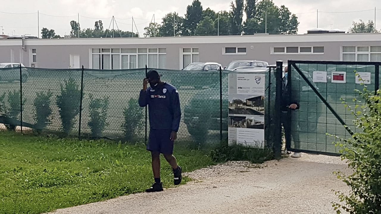  Balotelli weggestuurd bij rentree op trainingscomplex Brescia