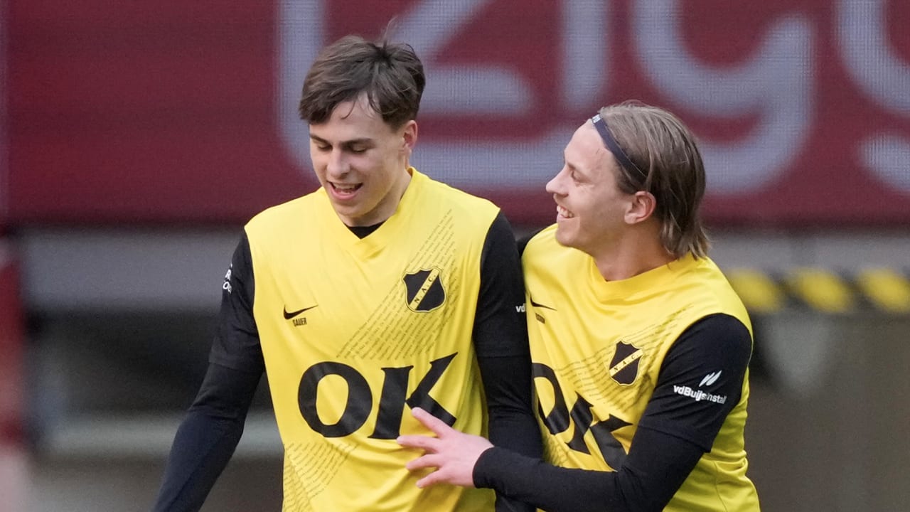 Videogoal: Leo Sauer schiet NAC Breda op voorsprong tegen Ajax