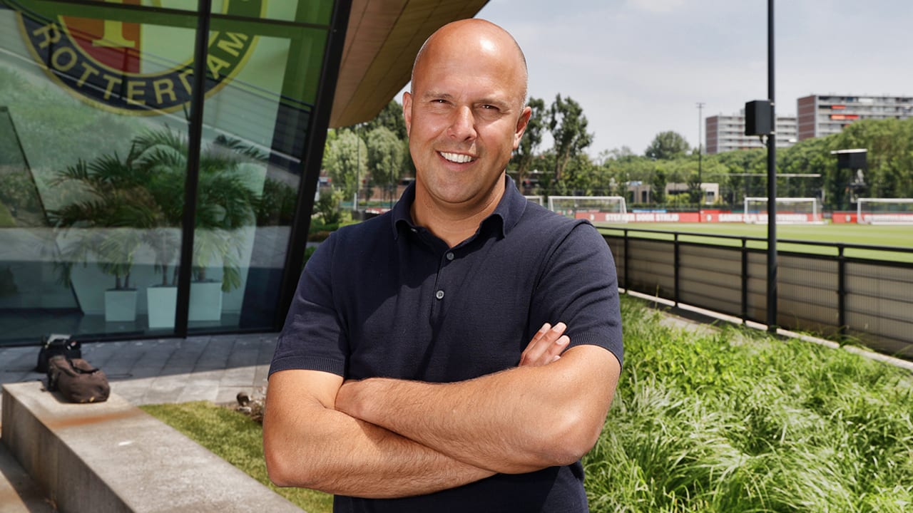 Arne Slot verlengt contract als hoofdtrainer bij Feyenoord