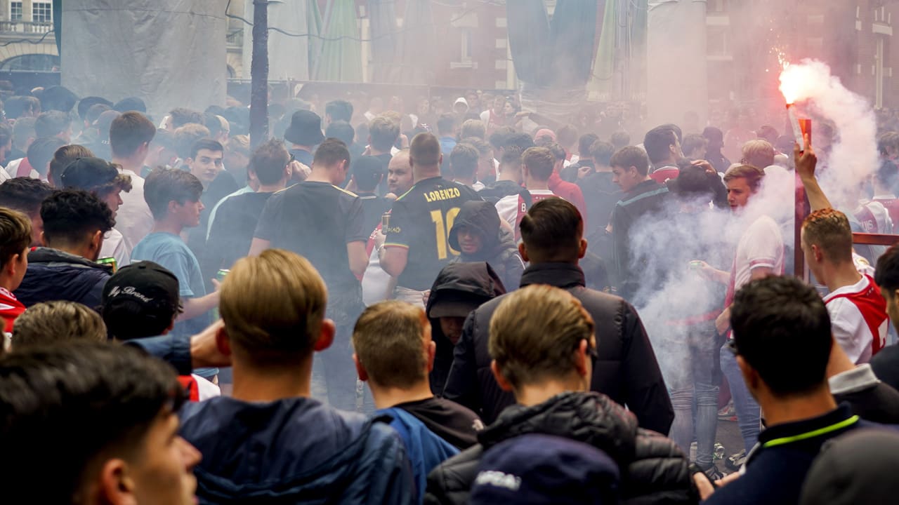 Grote Ajax-aanhang bijeen op Leidseplein