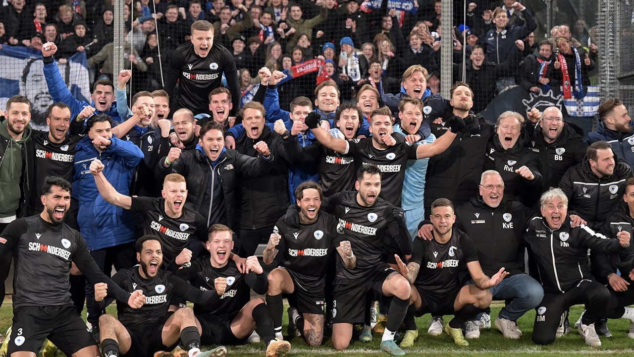 Spakenburg weigert mogelijke bekerfinale op zondag te spelen: 'Dat is niet mogelijk'