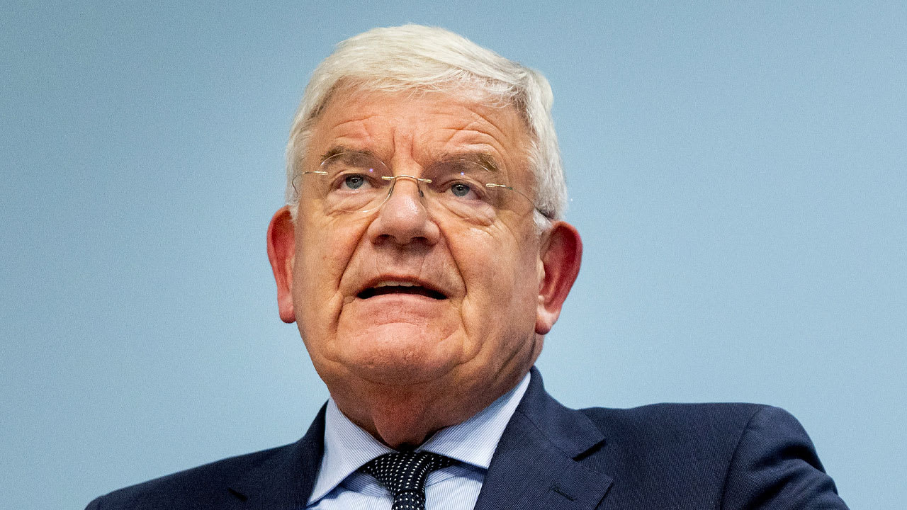 Burgemeester Den Haag na explosie: 'Voor mensen onder het puin is een geringe kans op overleven'