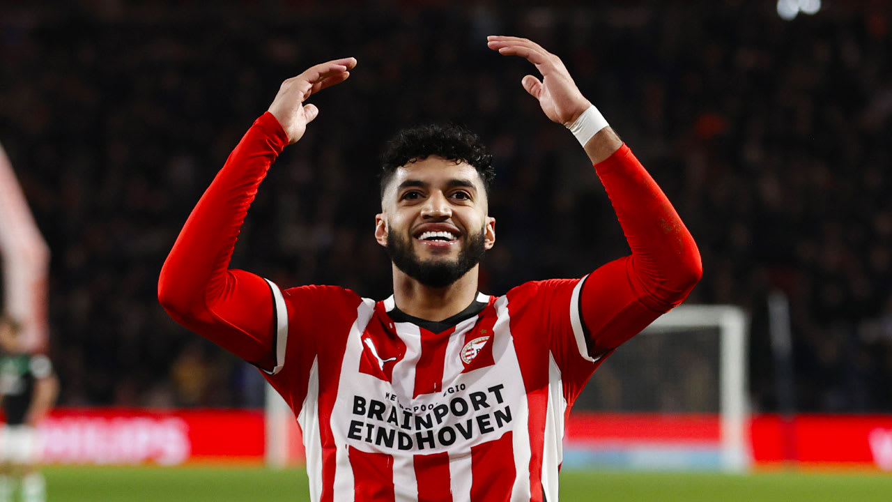 Swingend PSV scoort zes keer tegen FC Twente