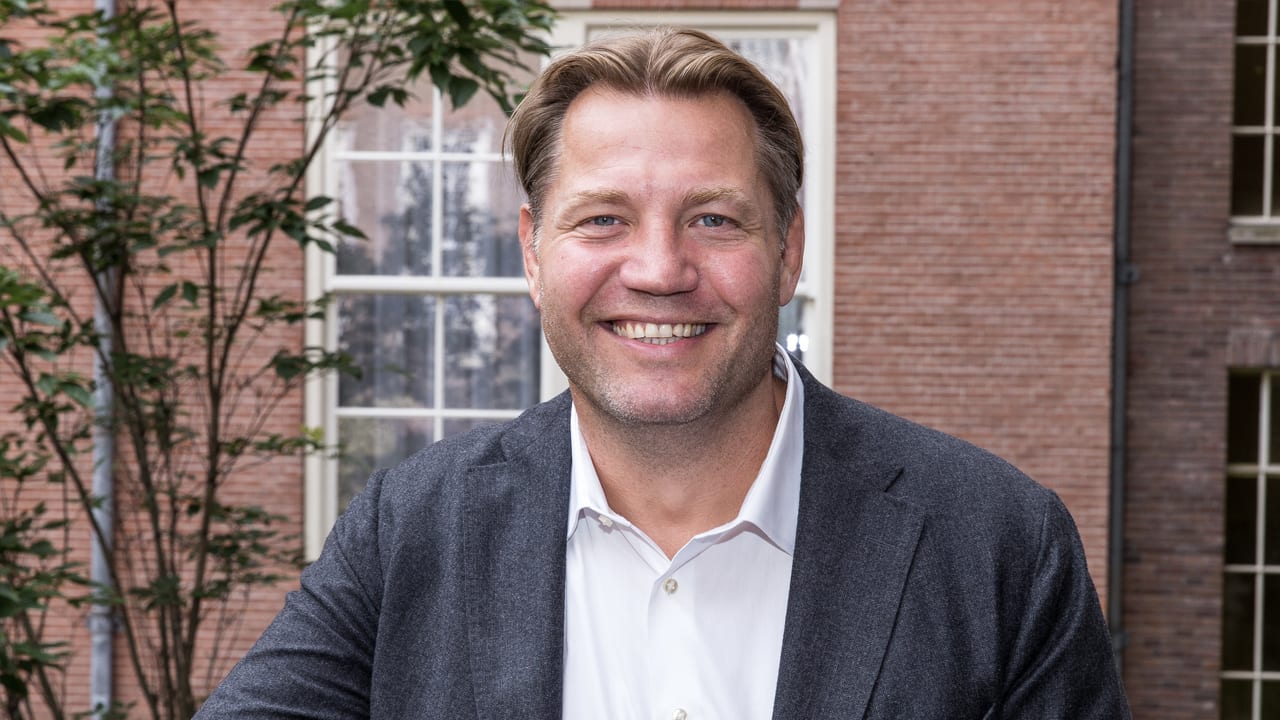 Dennis van der Geest tijdelijke vervanger van Wilfred bij de Veronica Inside Ochtendshow