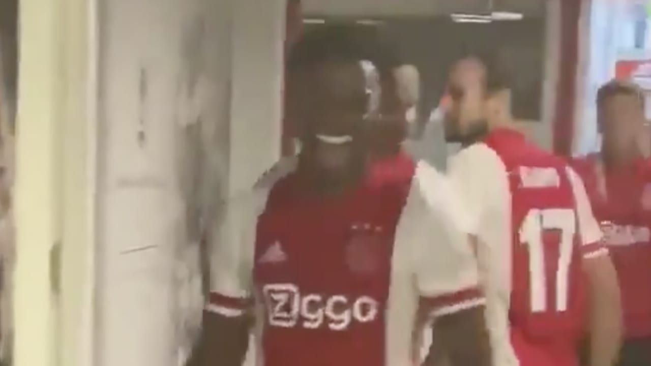 'Blind schreeuwt richting kleedkamer Vitesse: 'Lekker boys!''