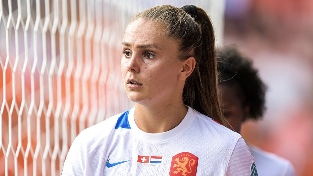 Drama voor Oranje Leeuwinnen: Lieke Martens verlaat EK-selectie