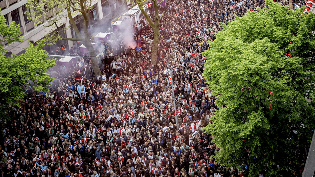 Coolsingel loopt vol voor huldiging Feyenoord