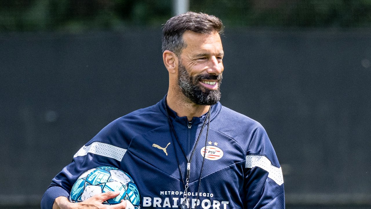 Applaus voor Van Nistelrooij bij eerste training PSV