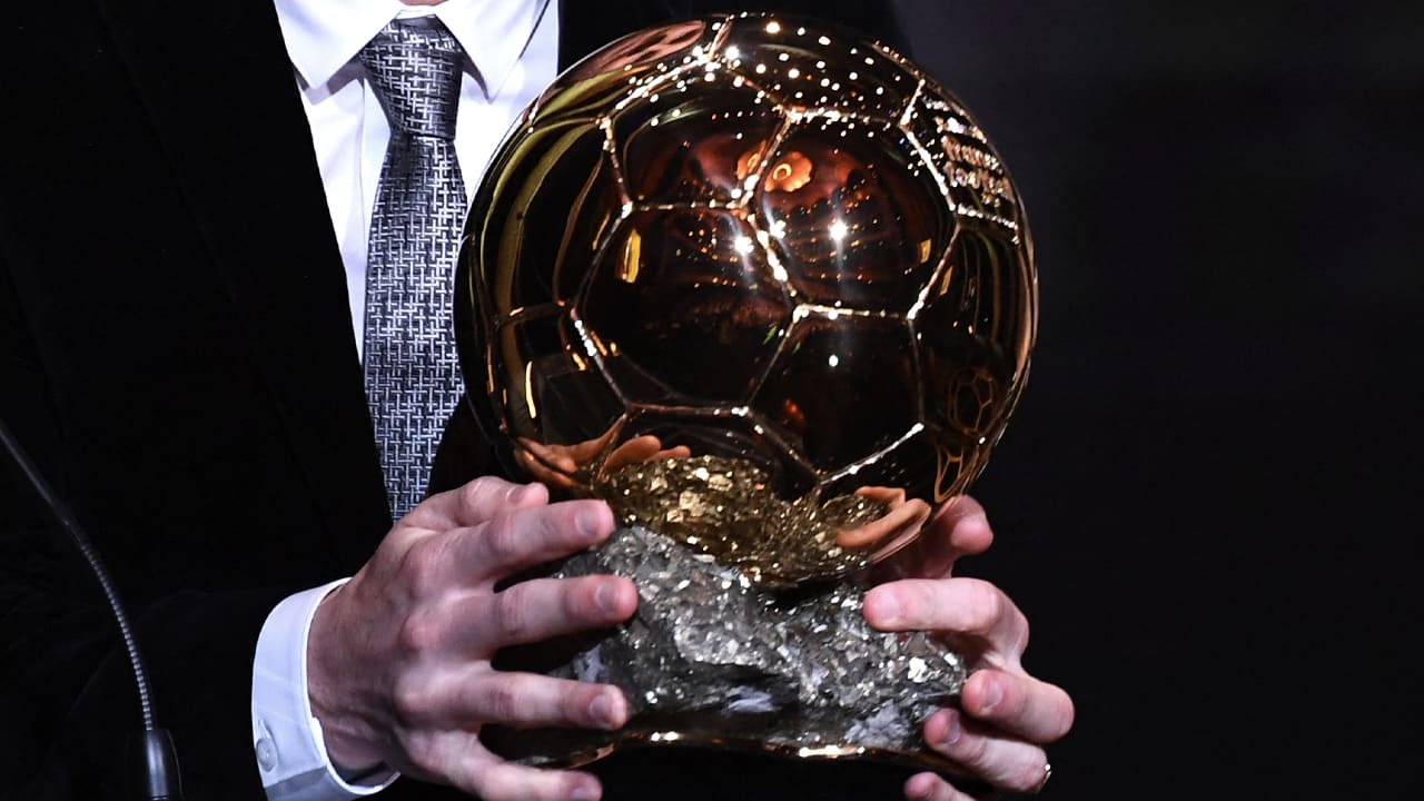 'Uitgelekte foto van uitslag Ballon d'Or-verkiezing gaat rond op social media'