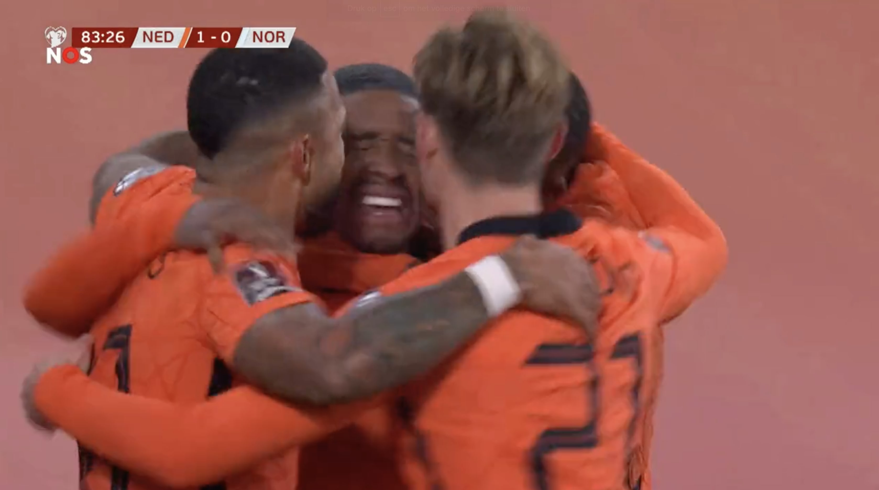 VIDEOGOAL: Bergwijn schiet Oranje naar het WK