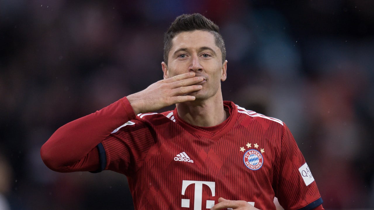 Bayern meldt zich aan kop in Bundesliga na recordgoal Lewandowski