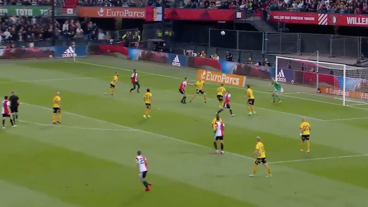 VIDEOGOAL: Sinisterra zet Feyenoord op 1-0