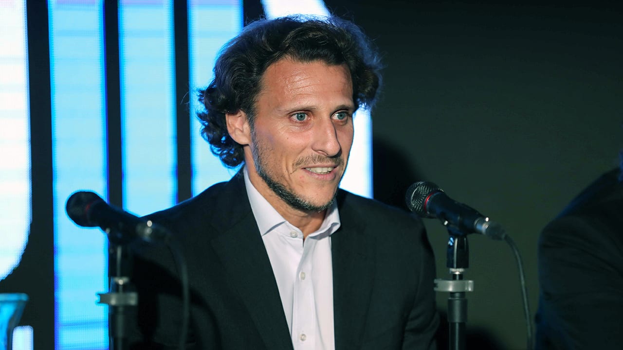 Forlan begint als trainer bij Pearol in Uruguay