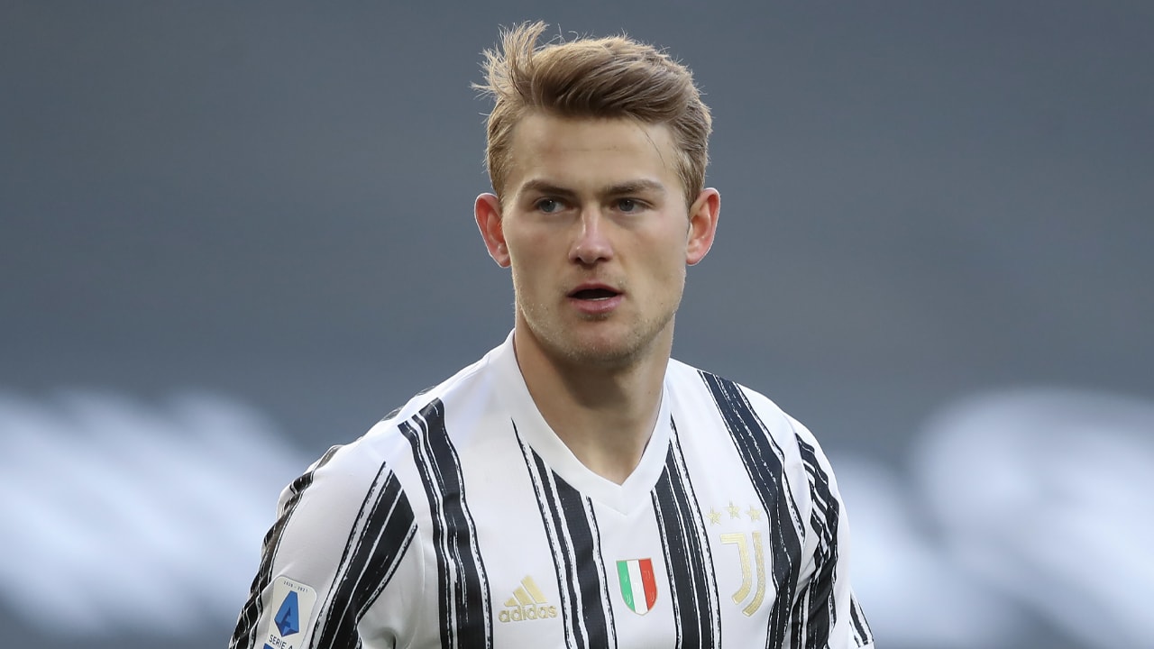 De Ligt verrast Juventus-supporters met nieuwe look: 'Is hij een viking geworden?!'