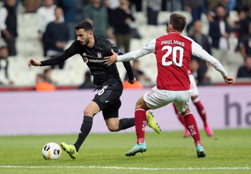 Özyakup maakt debuut bij Feyenoord tegen Emmen