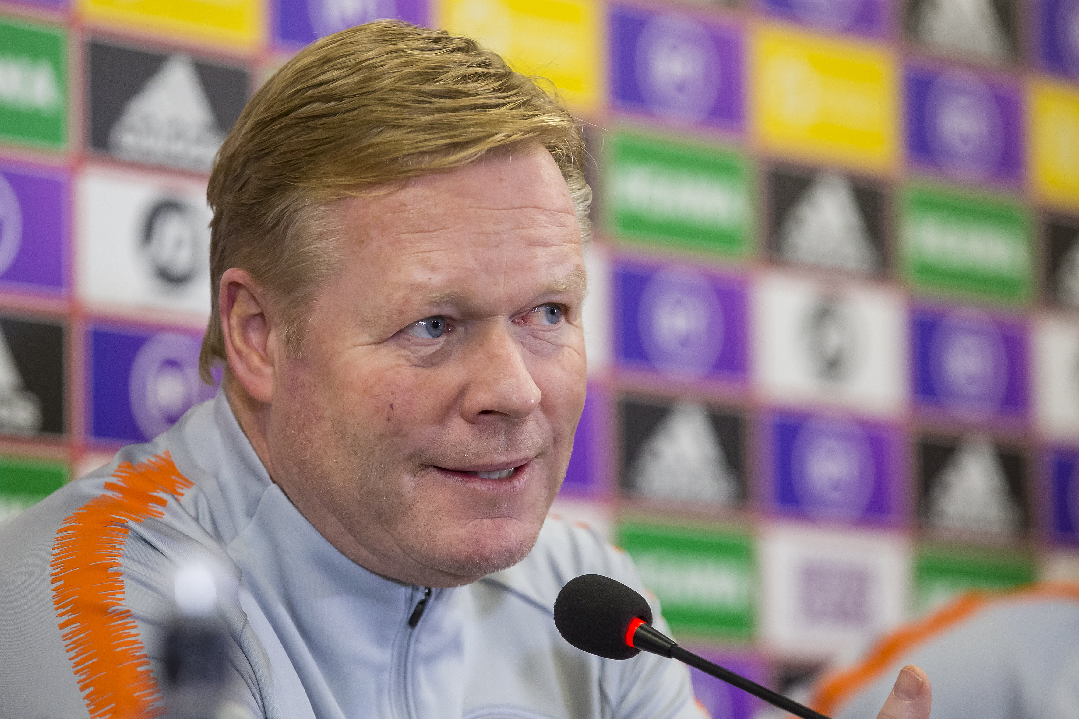 Koeman steunt Cruyff Foundation in affaire over biografie