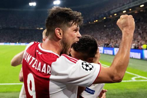 Ajax verslaat Dinamo Kiev met 3-1