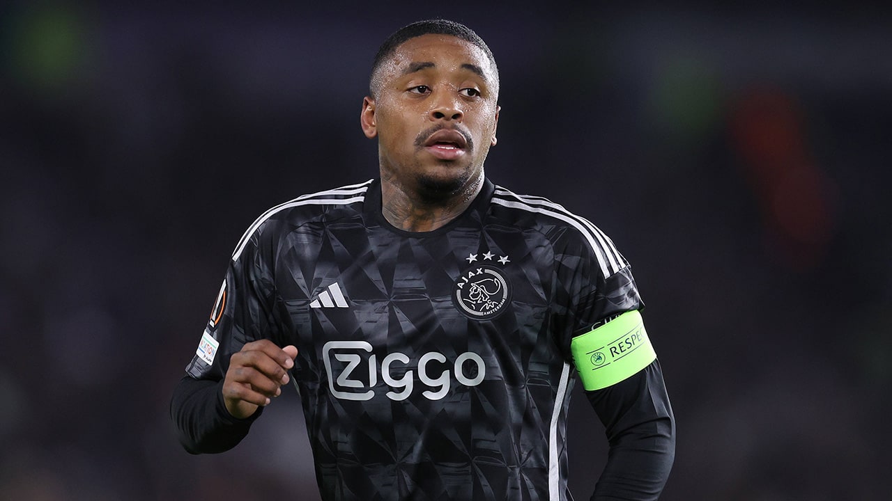 'Al-Ettifaq toont interesse in Ajax-captain Bergwijn'