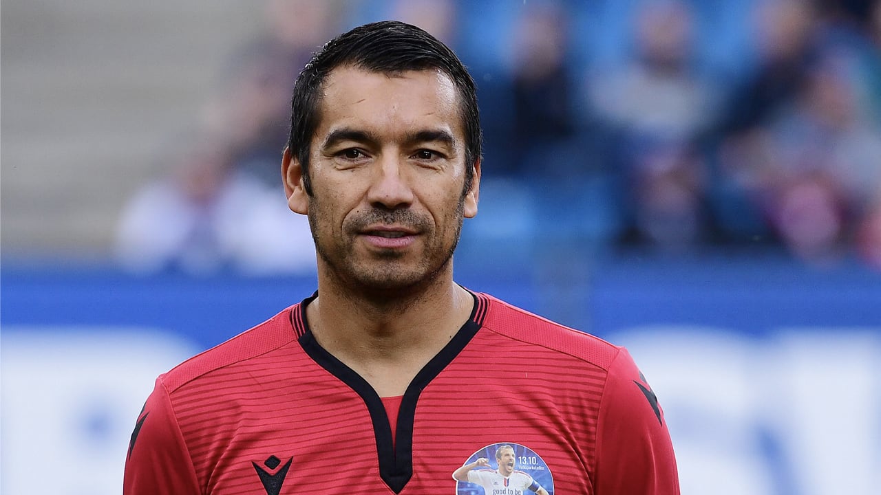 Van Bronckhorst bewondert strenge aanpak in China