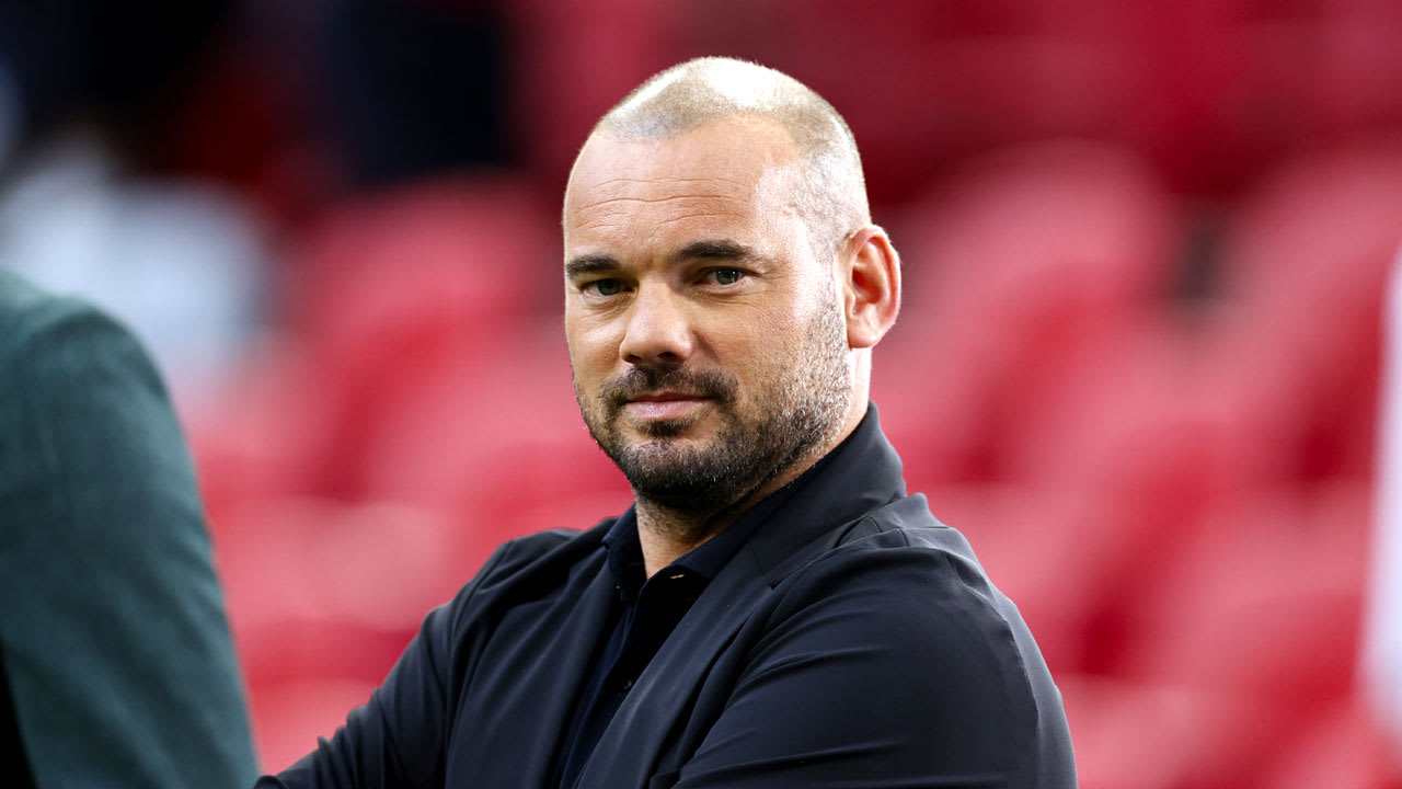 Een trotse Wesley Sneijder over eerste profcontract van zoon Jessey Sneijder bij FC Utrecht