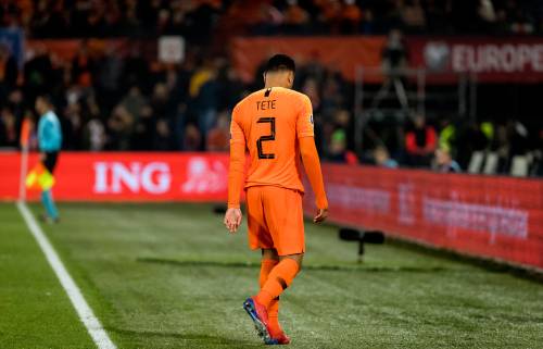 Tete valt uit op training Oranje