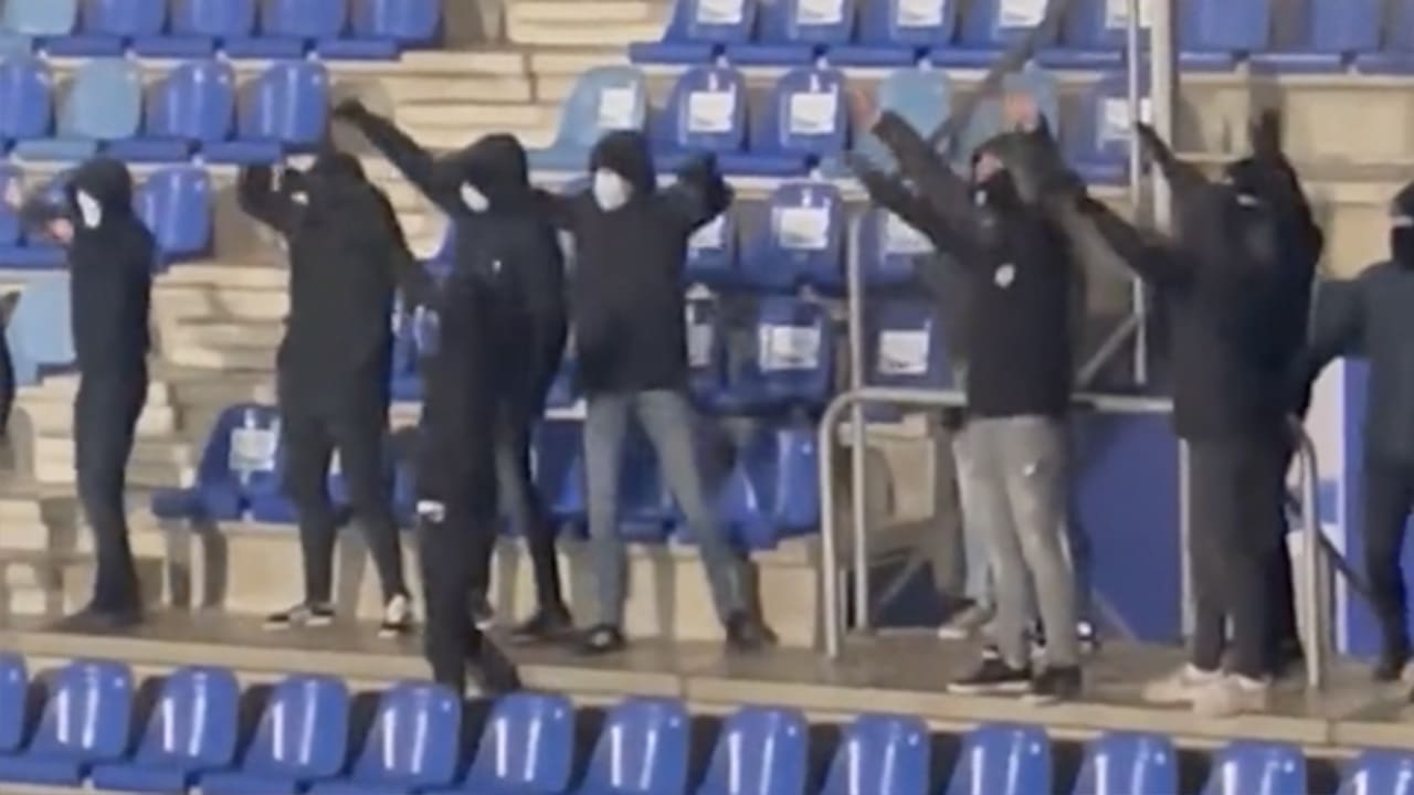 VIDEO: PEC-supporters bestormen stadion, vertrekken na 15 seconden