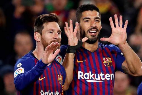 Barcelona met 400e doelpunt Messi langs Eibar