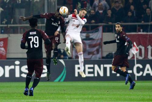 Olympiakos schakelt Milan uit na thriller