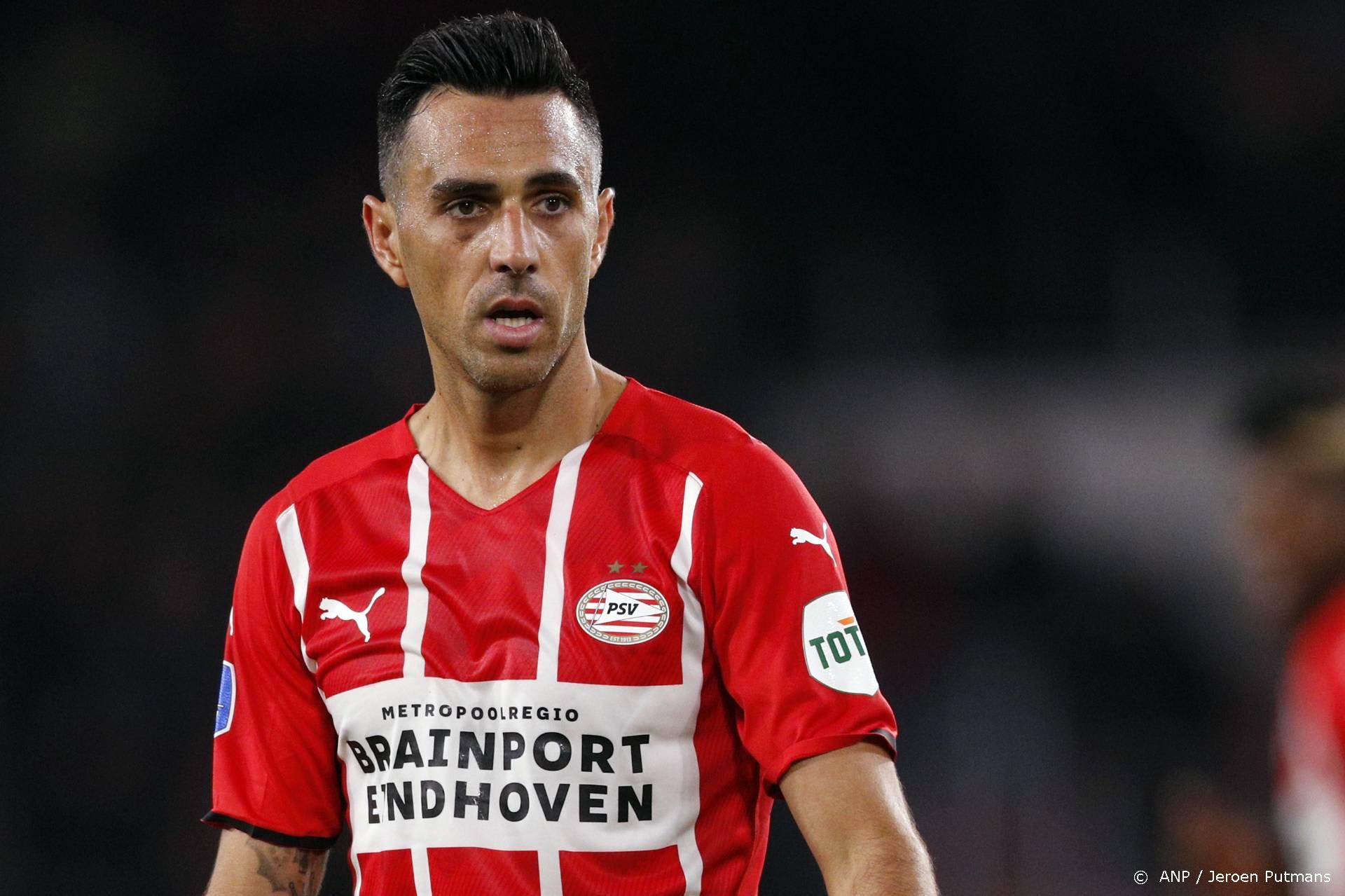 Eran Zahavi tegen Monaco op de bank bij PSV