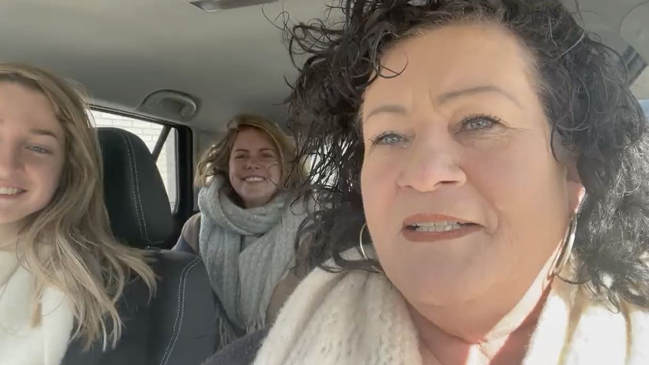 Automobilisten bieden via Twitter gestrande reizigers lift aan