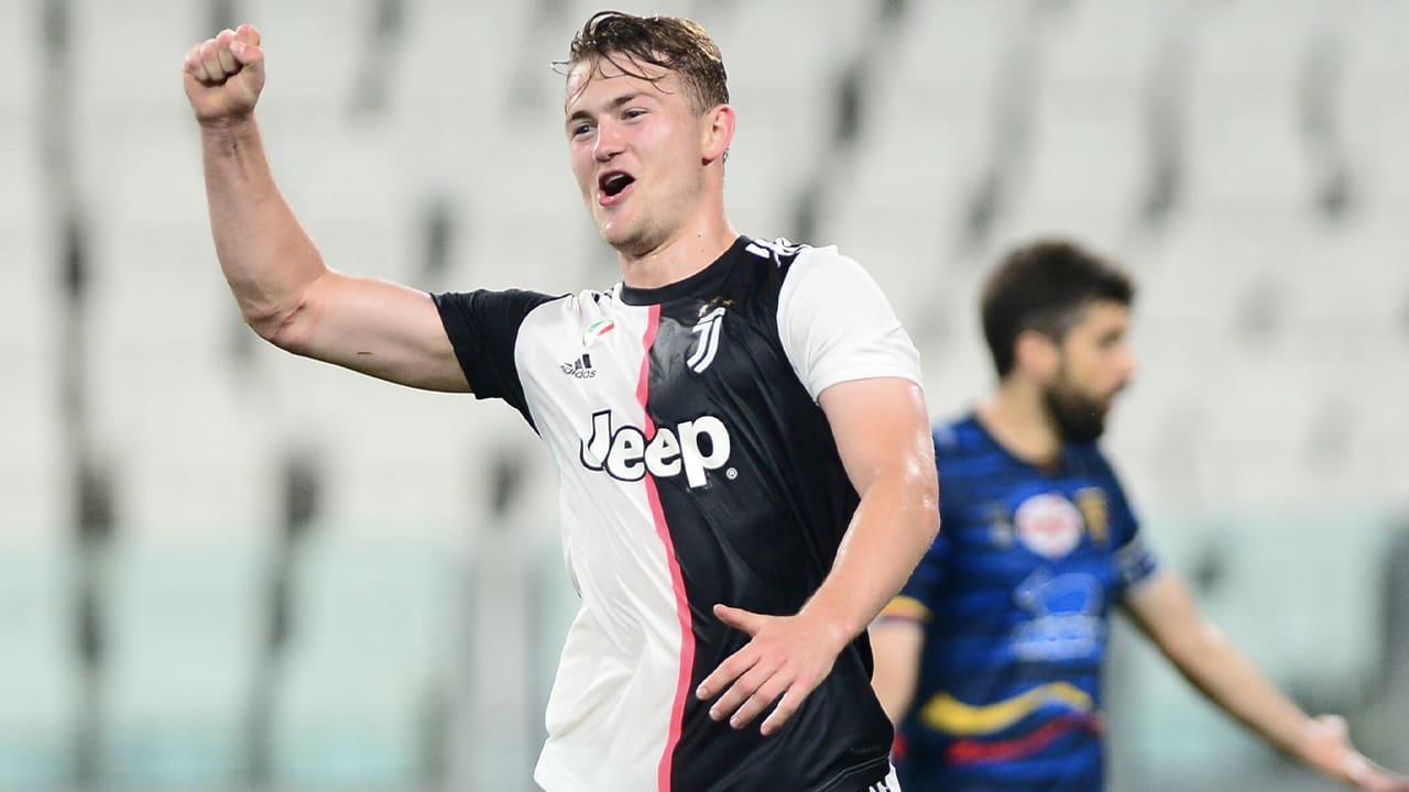 De Ligt pikt doelpunt mee bij ruime zege Juventus