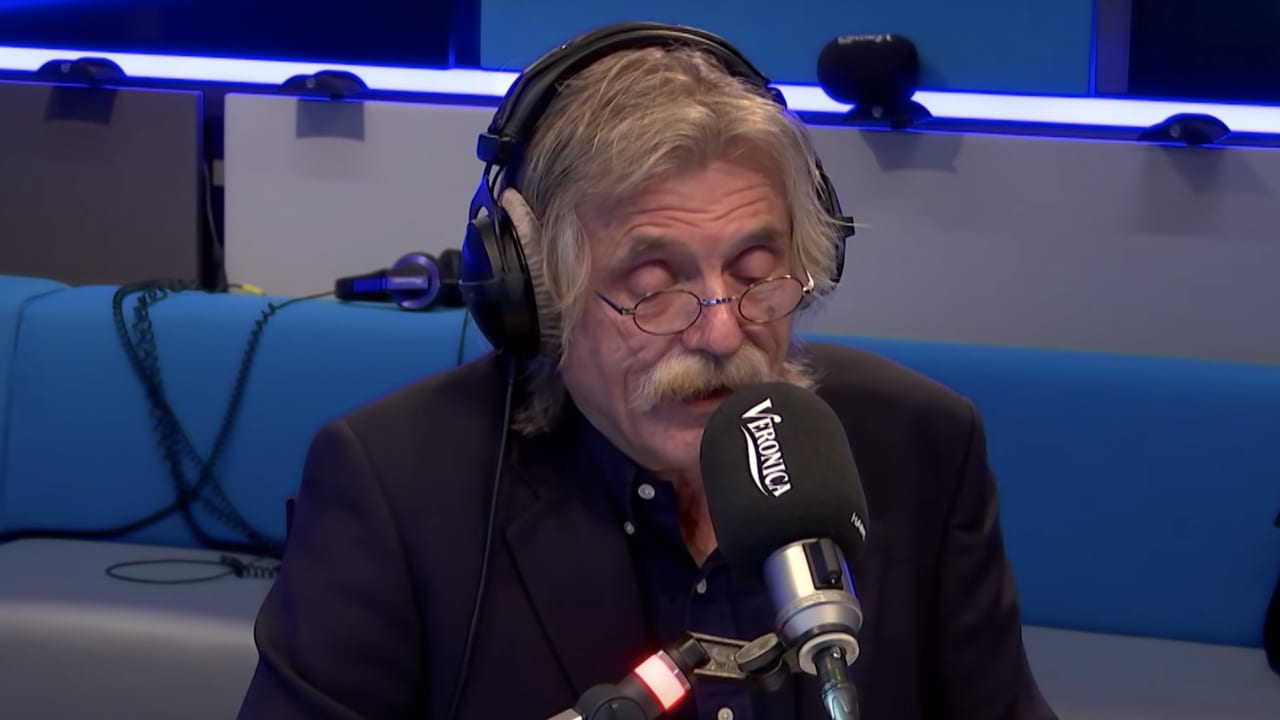 Johan vervangt vaste voice-over in Man Bijt Hond