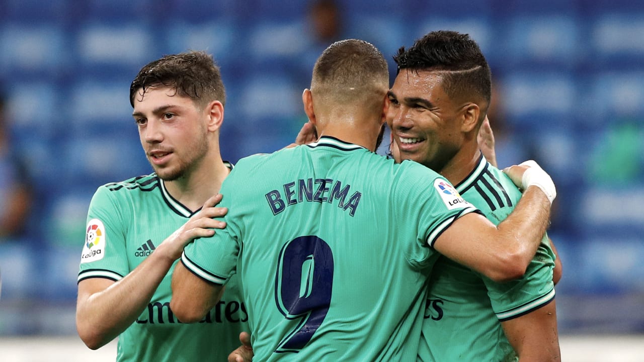 Real Madrid neemt afstand van FC Barcelona met 5e zege op rij