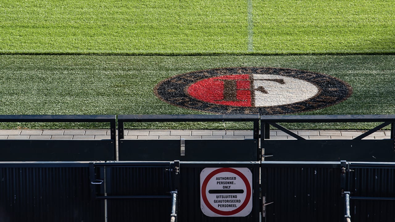 Fans Feyenoord houden rekening met wedstrijd tegen AS Roma op neutraal terrein