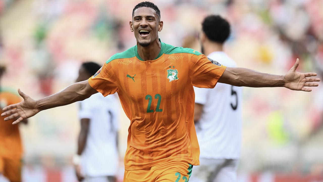 Haller genoot van overwinning Ajax: 'Bij ieder doelpunt ging ik naar Sangaré zijn kamer!'