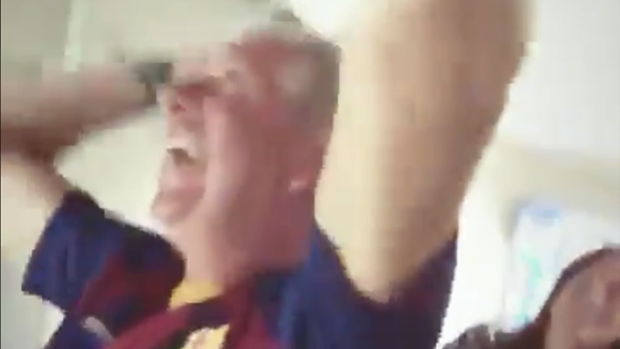 Vader Frenkie de Jong gaat los na eerste goal zoon voor Barcelona