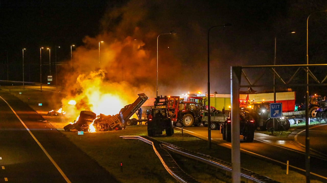 Politiek fel op boerenprotest, partijen vragen Yeşilgöz om actie