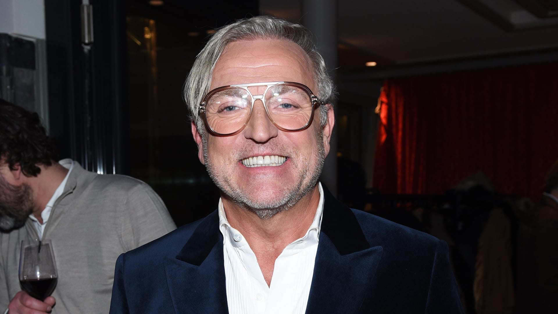 Gordon gaat tóch weer zingen: 'Ik pak de microfoon weer op!'