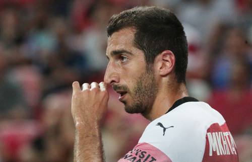 Arsenal zes weken zonder Mkhitaryan