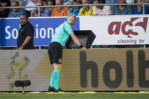 Ajax profiteert van videoscheidsrechter