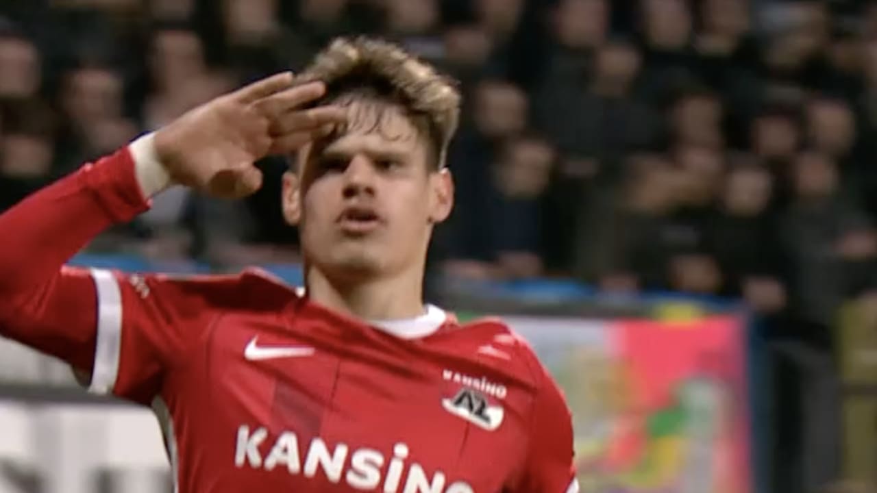 Videogoal: Milos Kerkez schiet AZ op 0-2 tegen Fortuna Sittard na heerlijke solo