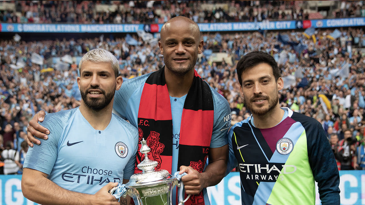 City-clublegendes worden geëerd met standbeeld bij Etihad Stadium