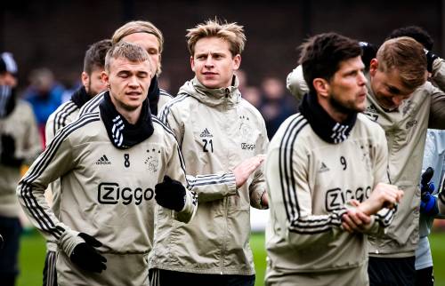 Ajax met Huntelaar tegen Heracles