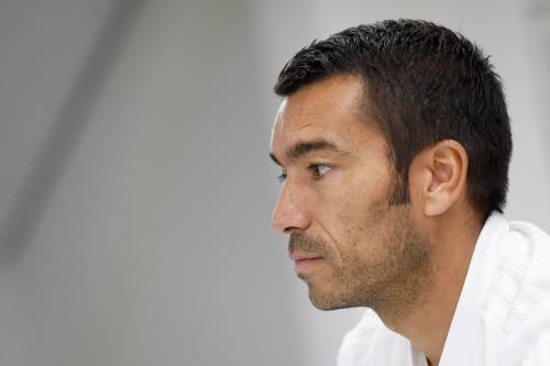 Van Bronckhorst gelooft nog in kampioenschap