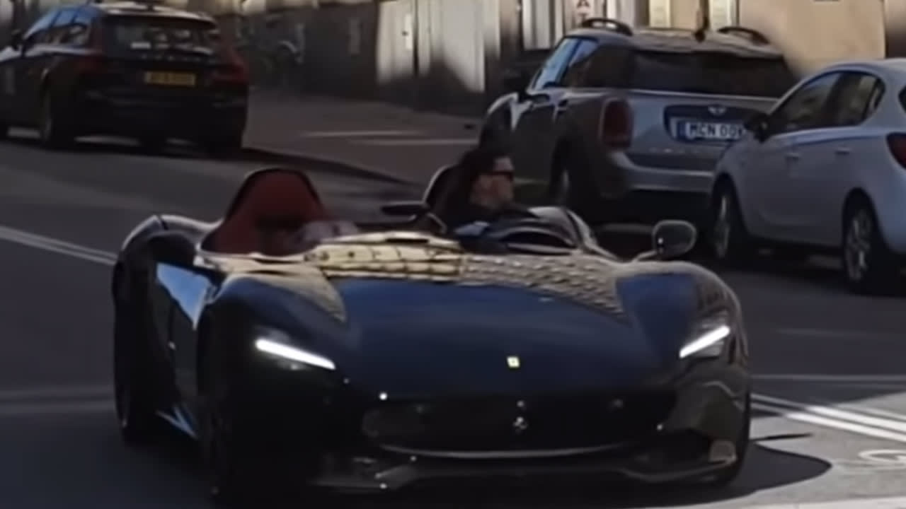 Zlatan op de bon na ritje in peperdure Ferrari