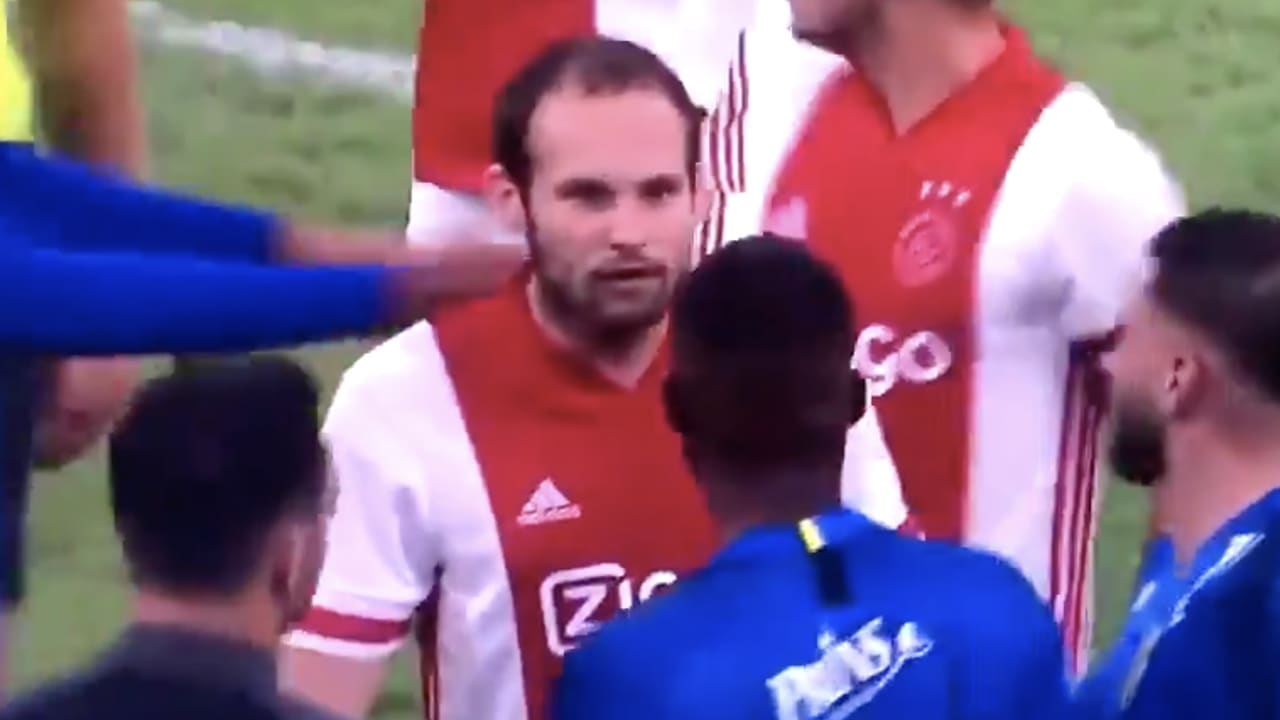 VIDEO - Bazoer en Tadic & Blind ruziën na laatste fluitsignaal bij Ajax-Vitesse
