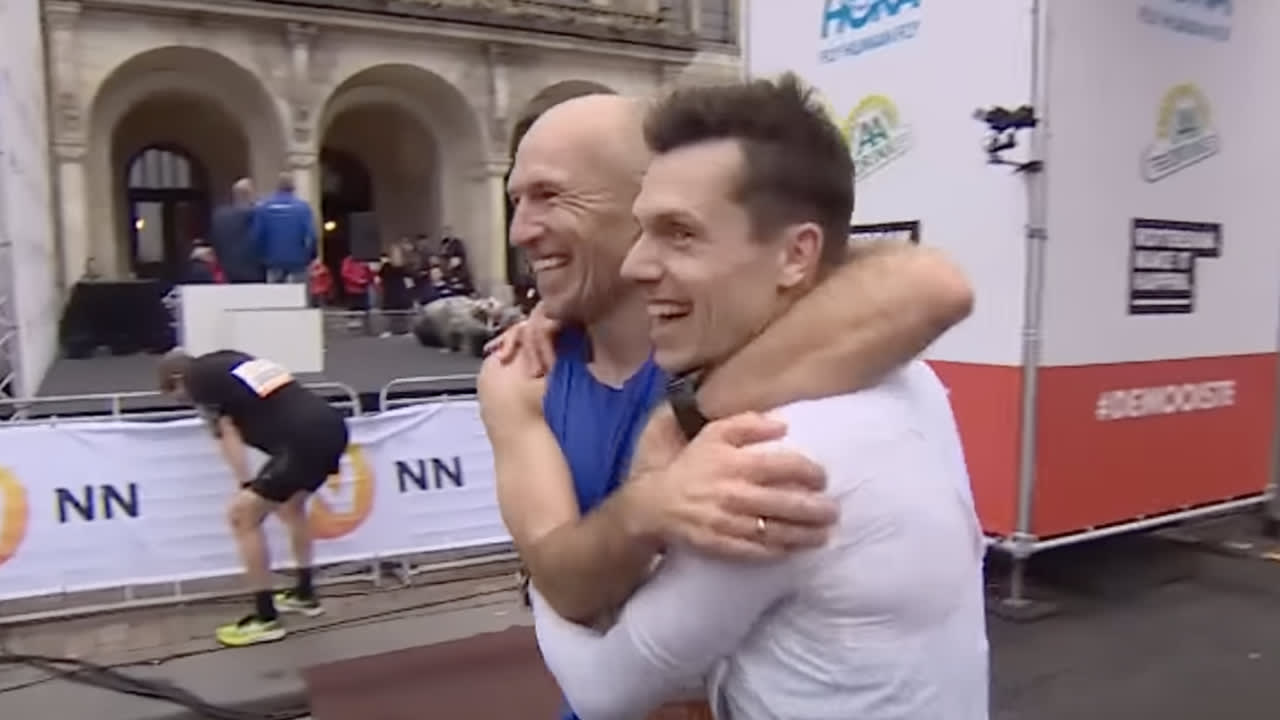 Arjen Robben loopt binnen 3 uur de marathon van Rotterdam