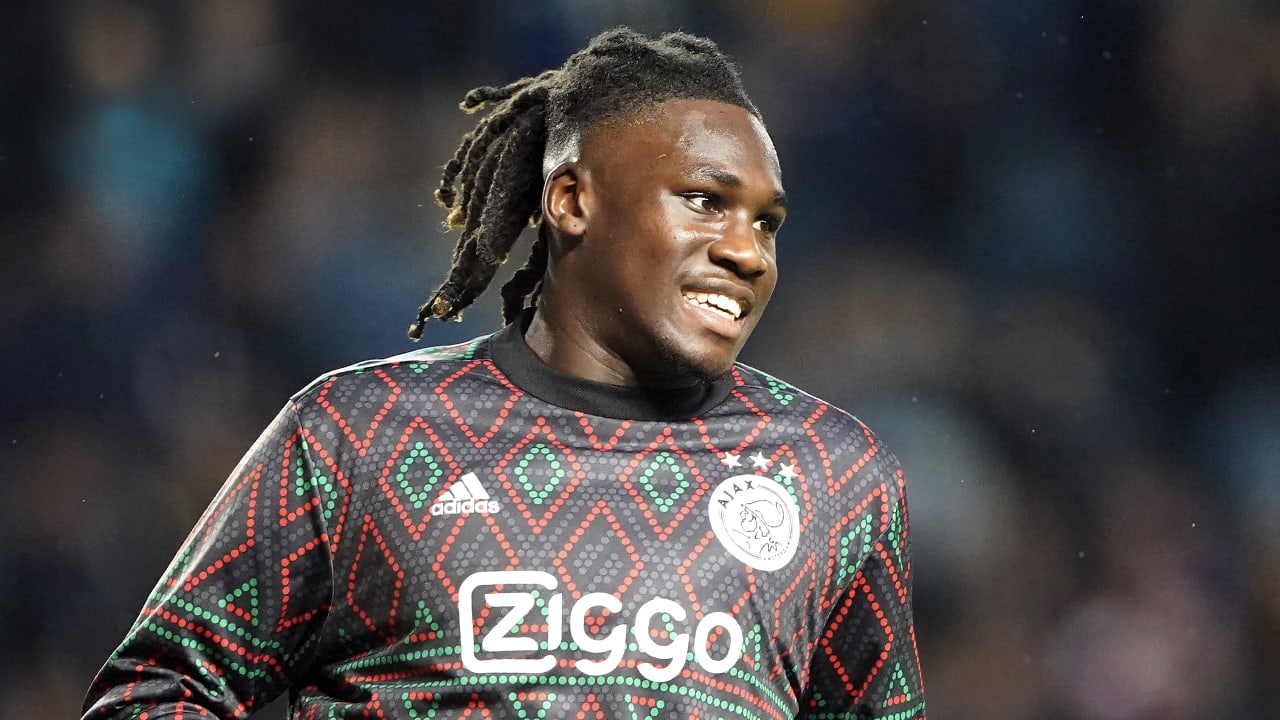 Heitinga: 'Bassey is misschien wel onze beste verdediger'