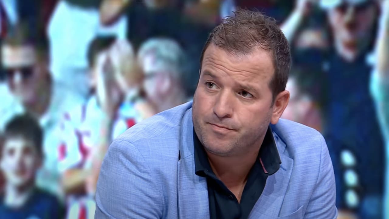 Van der Vaart: ‘Wij moeten ons ook beter gedragen aan deze tafel, maar…’