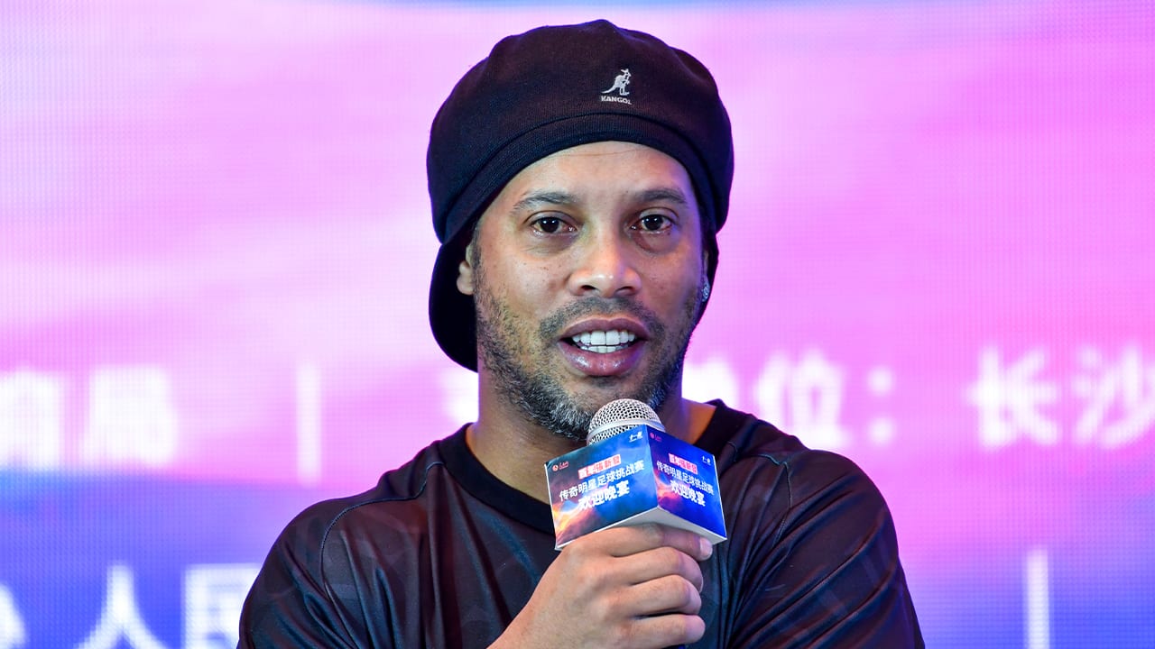 Ronaldinho geniet van Ajax: 'Ik word blij als ik ze zie voetballen'